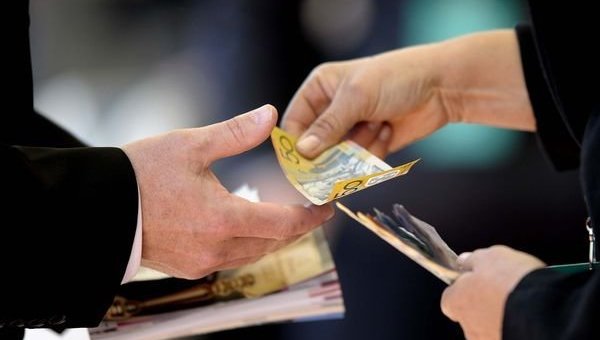 Адвокат обещал повлиять на некоторых сотрудников Центра по борьбе с торговлей людьми.   Фото: obzormd.com