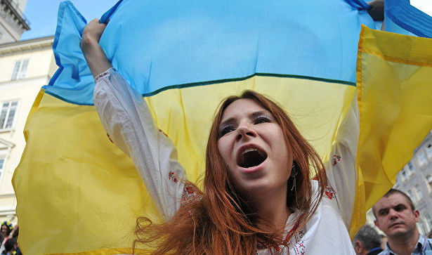 Киевский экс-министр оценил отток населения с Украины в 10 млн человек.