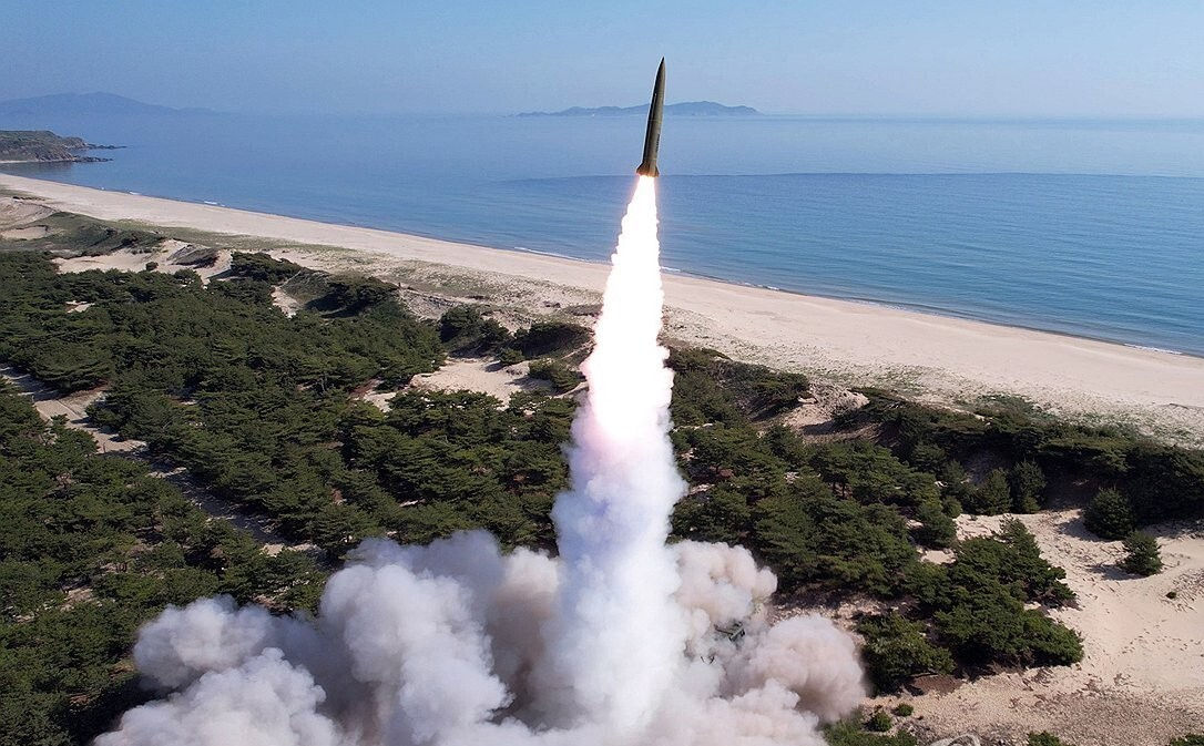 Coreea de Nord a lansat mai multe rachete balistice spre Marea de Est.