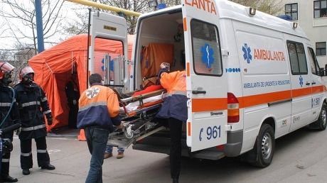 Оба мужчины госпитализированы.