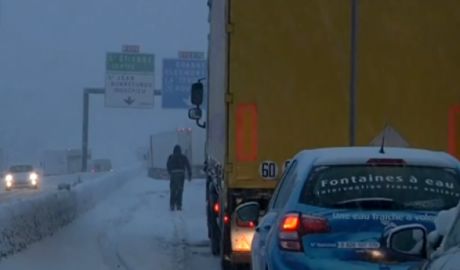 Traficul rutier, feroviar şi aerian a fost puternic perturbat în Belgia şi Marea Britanie. Foto: jurnal.md
