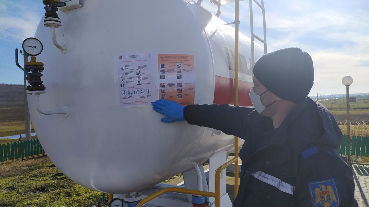 ГИЧС продолжает разъяснять гражданам риски при использовании газовых установок.