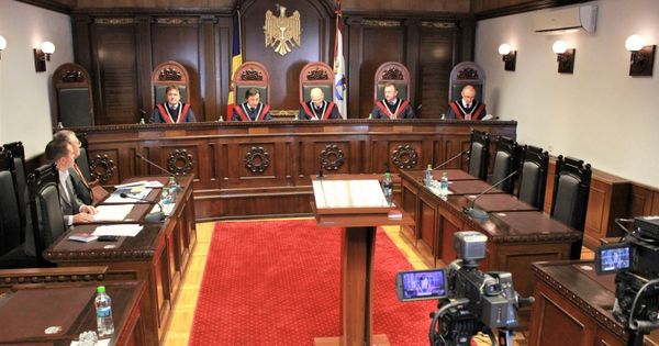 КС расширил будущим юристам возможность получить лицензию.