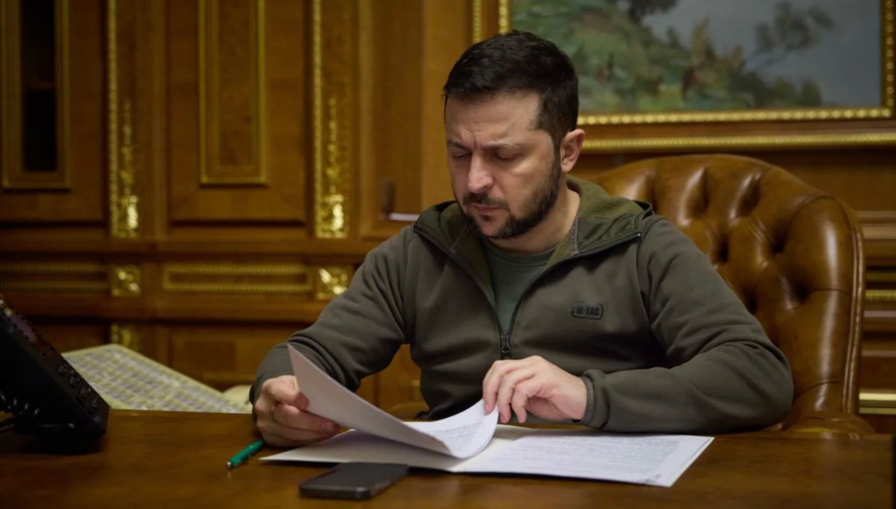 Zelenski semnează decretul de retragere a Ucrainei din Convenția privind interzicerea minelor terestre.