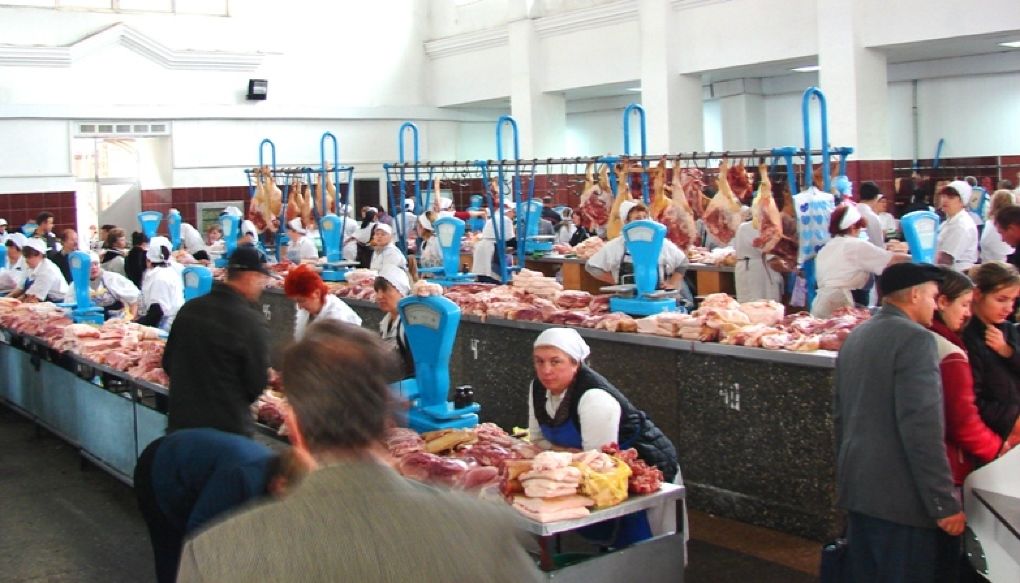 Carnea de porc s-a scumpit, în ultima lună, cu 10 la sută.