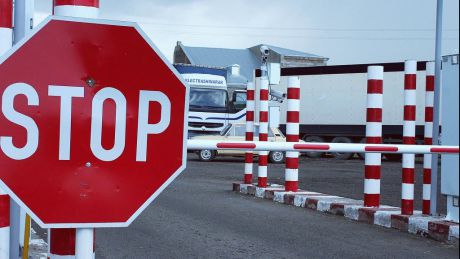 За нарушения пограничного и миграционного законодательств полицейские задержали более ста человек.