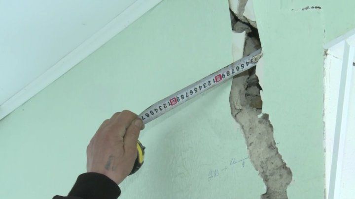 Семья из Дубоссарского района осталась без жилья из-за оползней.