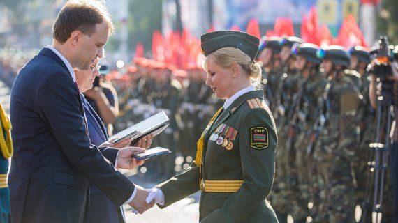 Приднестровье идет с парада на выборы.