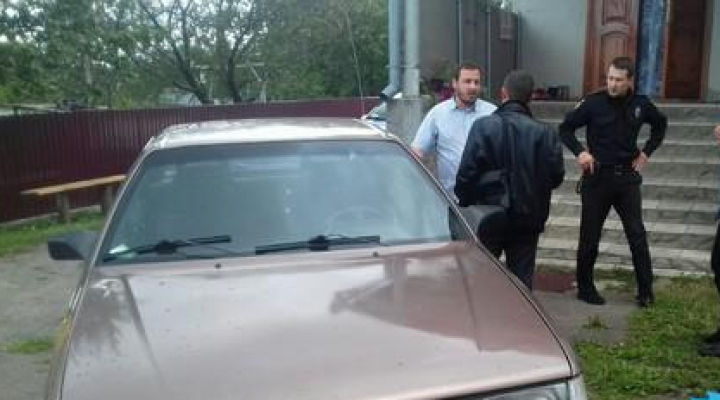 Un preot, fără un dinte după ce s-a luat la pumni cu un alt cleric