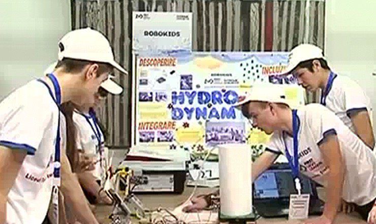Представители Республики Молдова ежедневно тренируют своих роботов, чтобы справиться с конкуренцией.