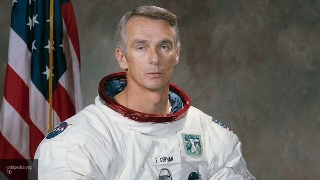 Астронавт Юджин Сернан (Eugene Cernan), последний из высаживавшихся на Луну, умер на 83-м году жизни. 