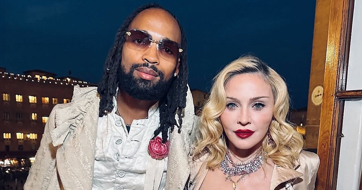 Madonna se căsătorește cu iubitul ei de 29 de ani.