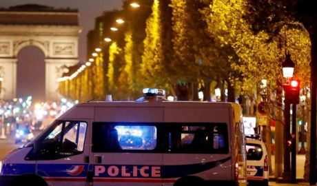 Atac într-un restaurant din Paris: 12 oameni au fost răniţi