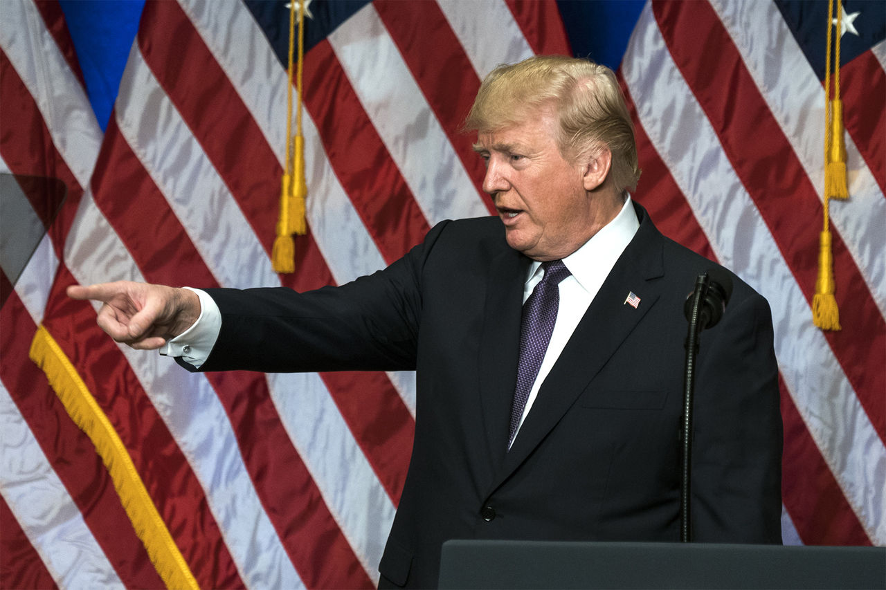 Трамп обвинил Facebook, Google и Twitter в поддержке "радикальных левых демократов".
