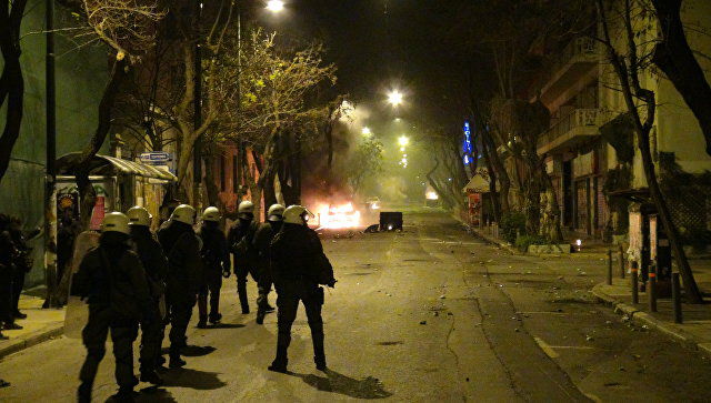 В Афинах проходит митинг в поддержку двух осужденных за терроризм.
