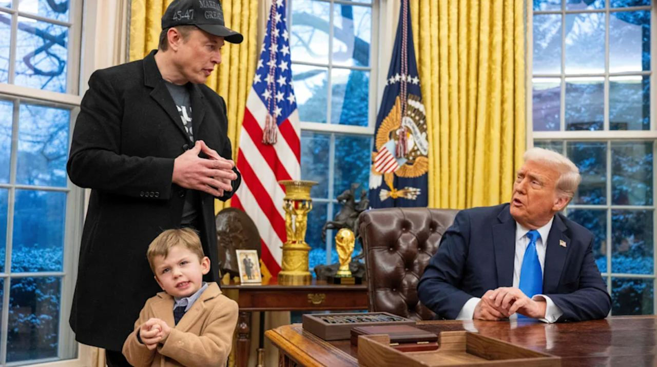 Bild: Сын Илона Маска сорвал пресс-конференцию Дональда Трампа.