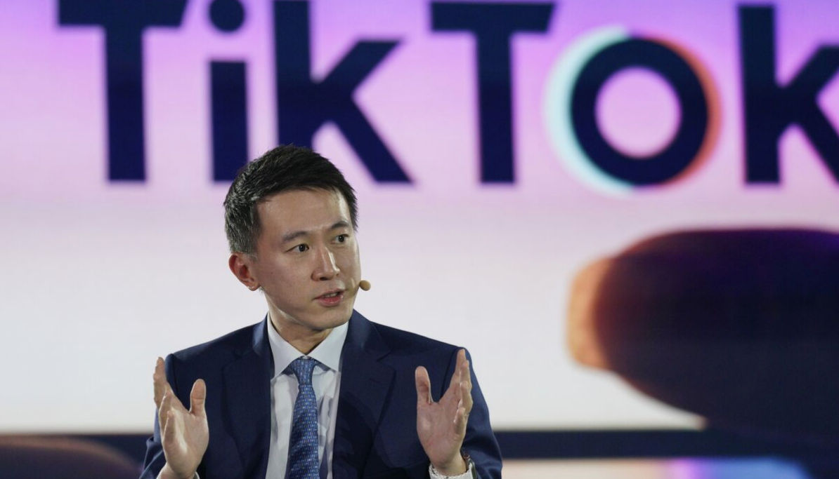 WSJ: Гендиректор TikTok написал Маску перед приходом Трампа.