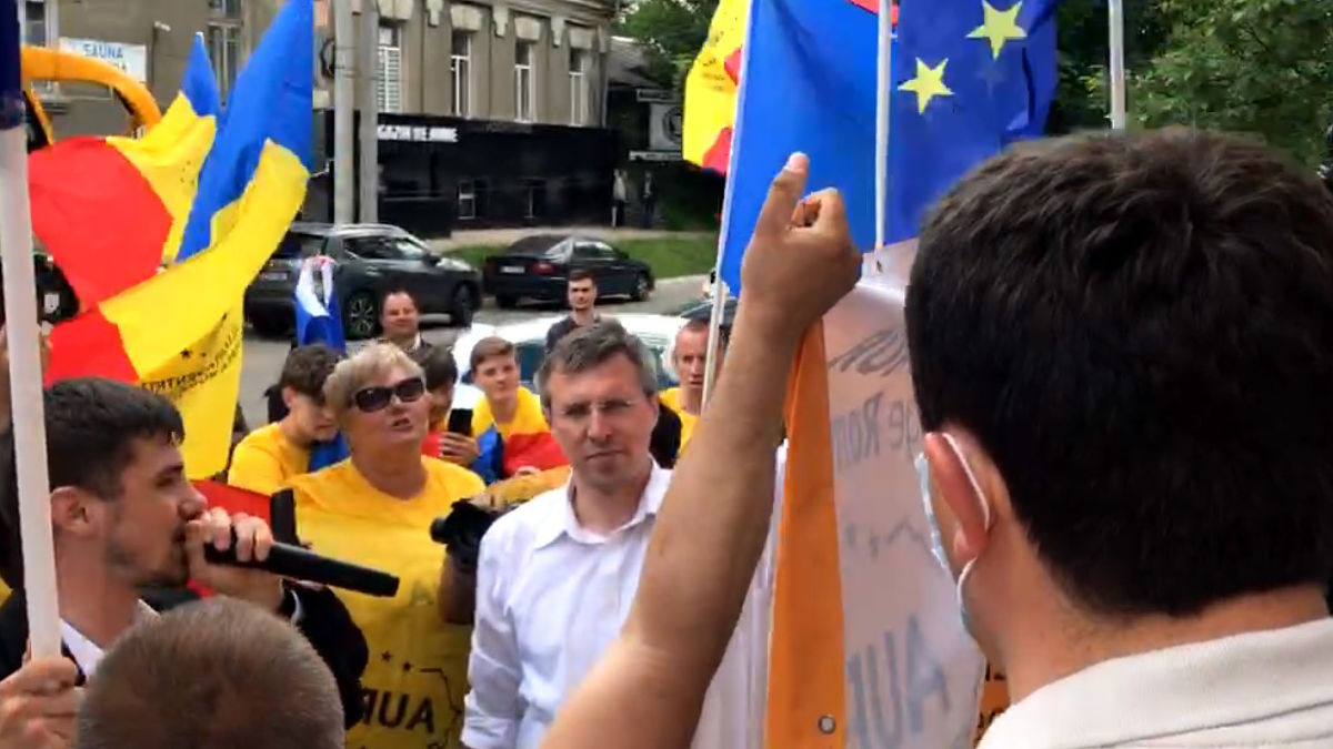 AUR обвинил ПСРМ в насилии и пожалуется на их представителей.