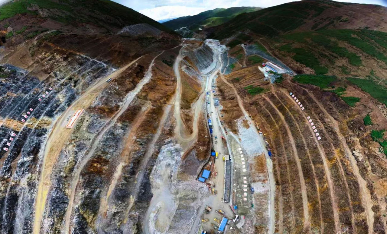 Un imens zăcământ de cupru, descoperit în China.