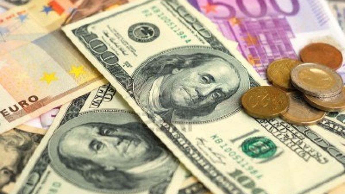 La 15 mai 2017, cursul leului moldovenesc față de dolarul SUA a înregistrat o creștere cu cca 6,54% și 2,78% față de euro. 