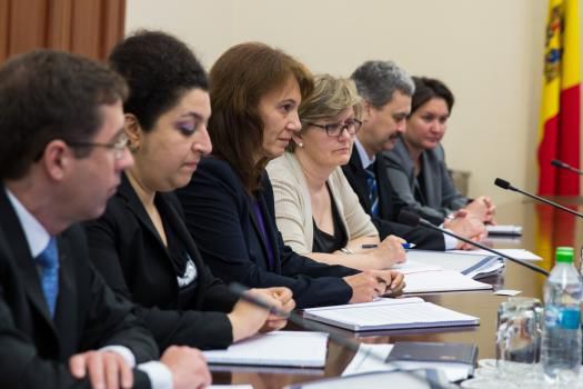 Pe parcursul următoarelor zile, misiunea FMI are programate întâlniri cu conducerea BNM, a Comisiei Naţionale a Pieţei Financiare, a Ministerului Finanţelor şi cu managerii unui şir de bănci comerciale.