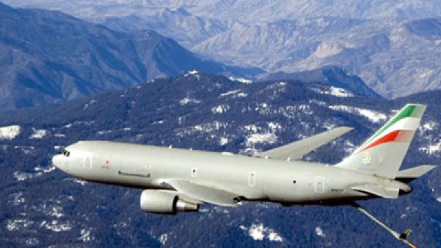 Un avion militar aparţinând SUA a aterizat de urgenţă în Marea Britanie.