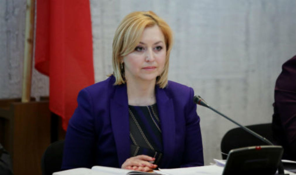 Оксана Доменти сложила с себя депутатские полномочия по собственной инициативе.