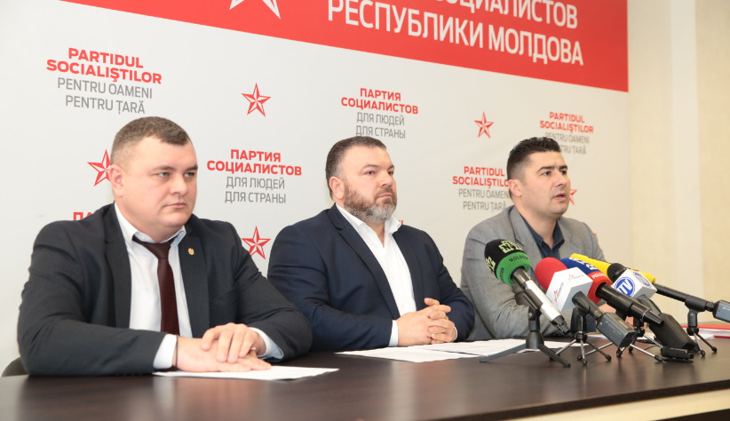 По предварительным подсчетам социалистов, ущерб, причиненный муниципальному бюджету составляет примерно 44 миллионов леев.