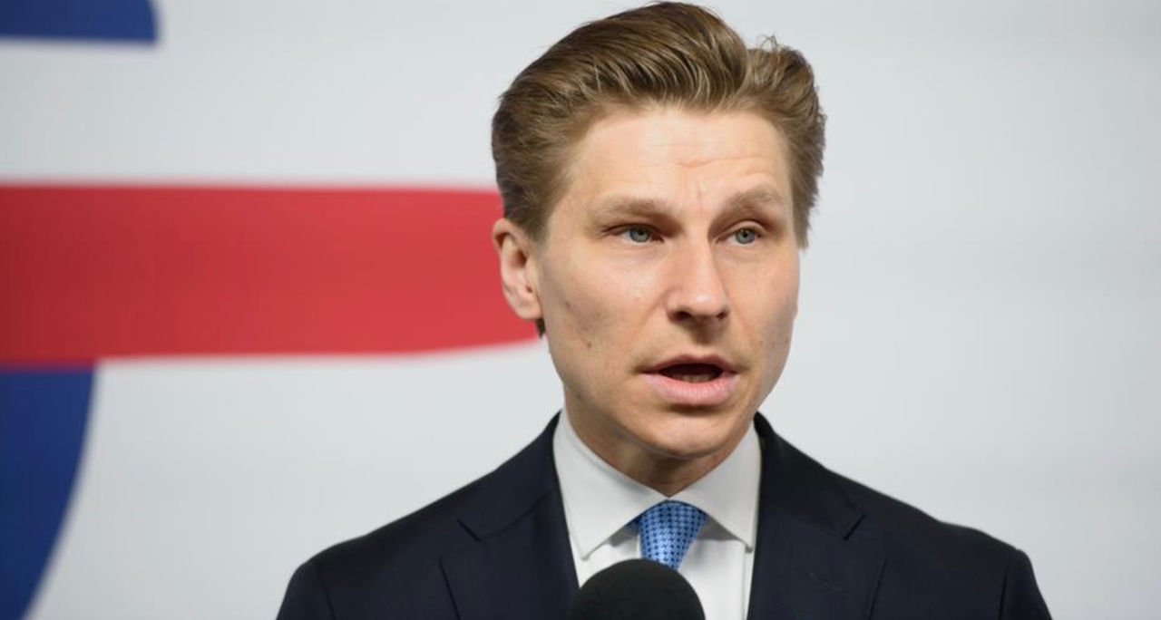 Минобороны Финляндии: ВС РФ сопровождают "теневые танкеры".