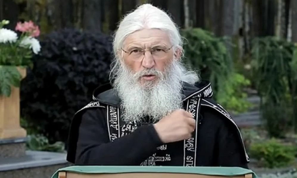 Схиигумен Сергий тайно побывал в Мавзолее, изгнав бесов из Ленина.