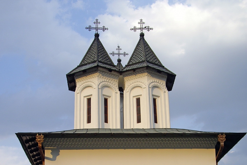 От словесной перепалки святые отцы перешли к драке прямо в стенах церкви.