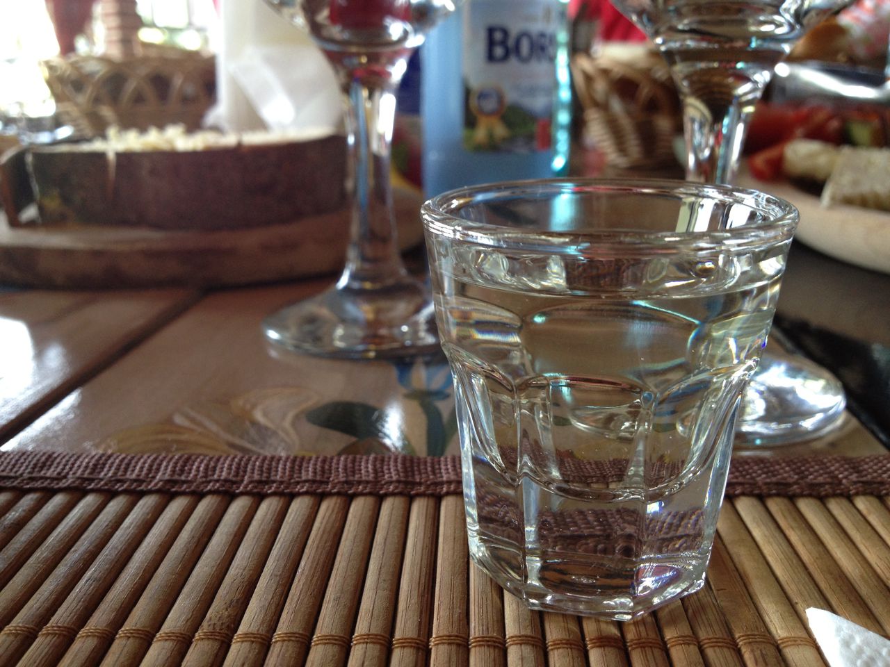 Medicii nu recomandă consumul de alcool în zilele friguroase.