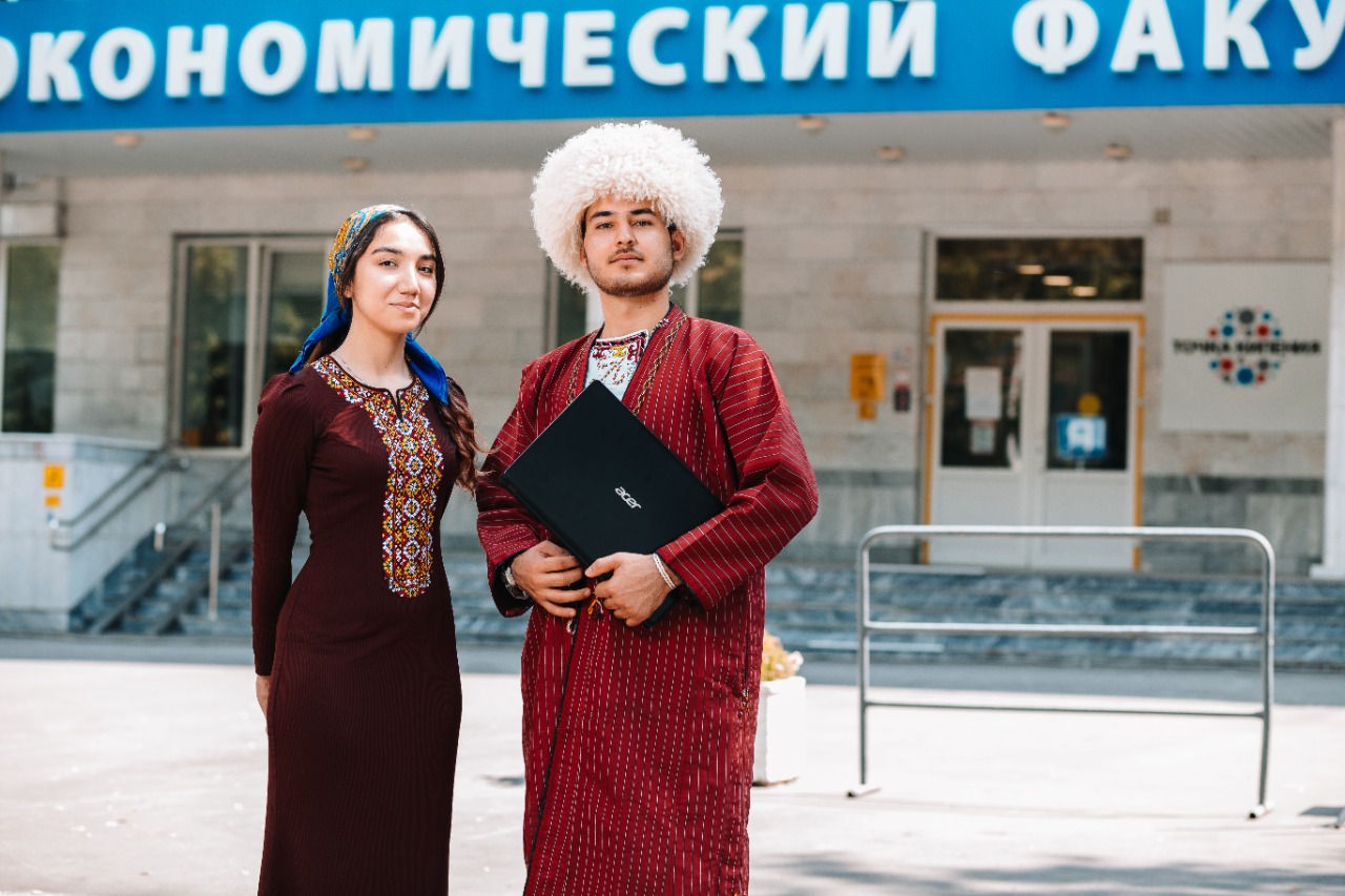 Власти планируют переговоры с узбекской стороной о либерализации рынка труда для студентов из Узбекистана.