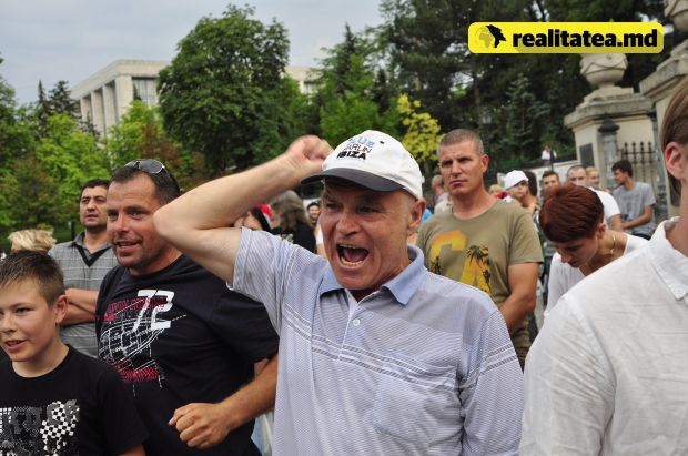 Организаторы акции заявили, что протесты продолжатся до той поры, пока власти не откажутся от подорожаний.