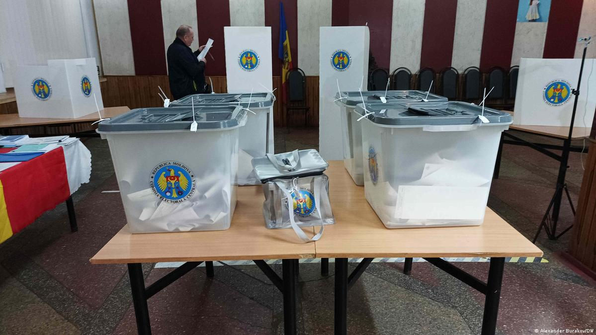 В Молдове завершилось голосование во втором туре местных выборов.