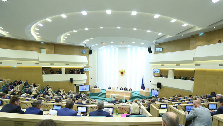 Принятые поправки распространяются на все медиаактивы, в том числе на печатные и интернет-издания.