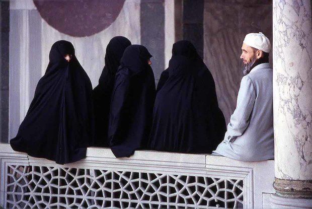 Germania nu va recunoaște poligamia sau căsătoriile cu minori. Foto: muslimmarriageguide.com