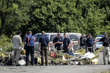 Ранее планировалось, что вывоз обломков малайзийского «Боинга» начнется 10 ноября, однако начало операции было перенесено на 11 ноября.