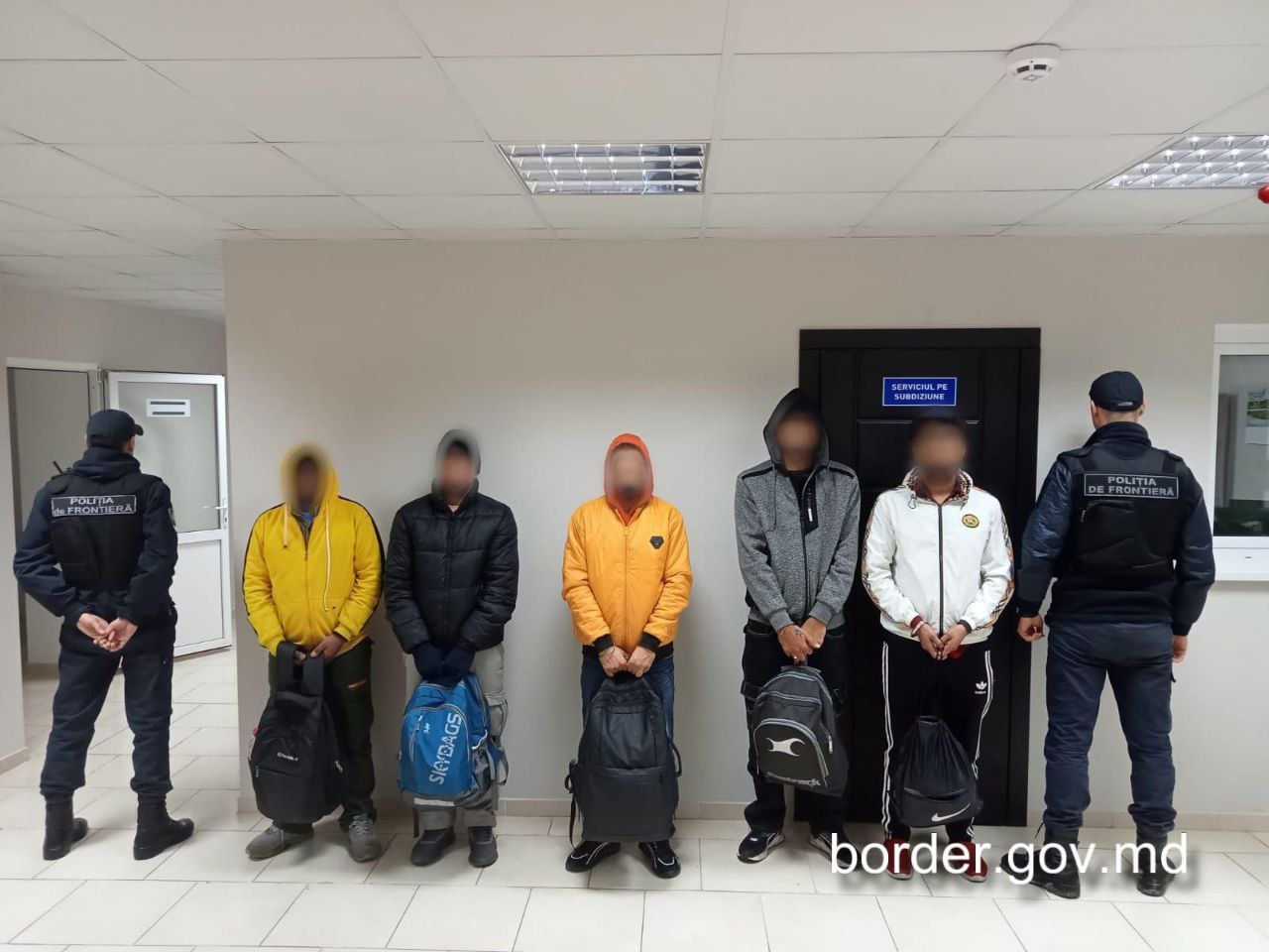 Пограничники задержали граждан Индии, которые пытались незаконно пересечь границу.
