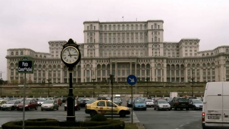 В Румынии подвыпивший мужчина проник в здание парламента.