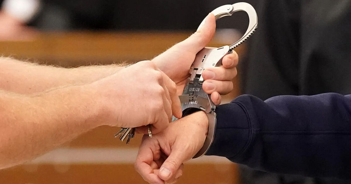 От участников войны, вернувшихся в Россию, пострадали 469 человек.
