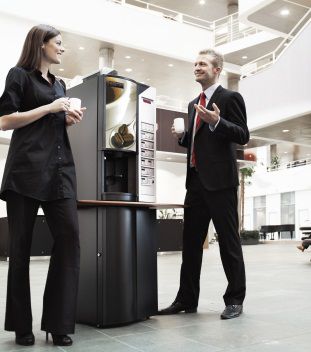 Cafea de la automat conține mai multe chimicale decât cea din boabe de cafea măcinate. Foto: espressocafe.ro