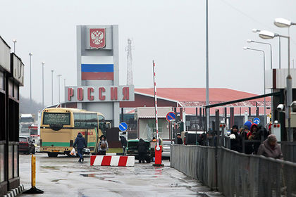 Российские пограничники не пустили на территорию РФ несколько десятков украинцев. 