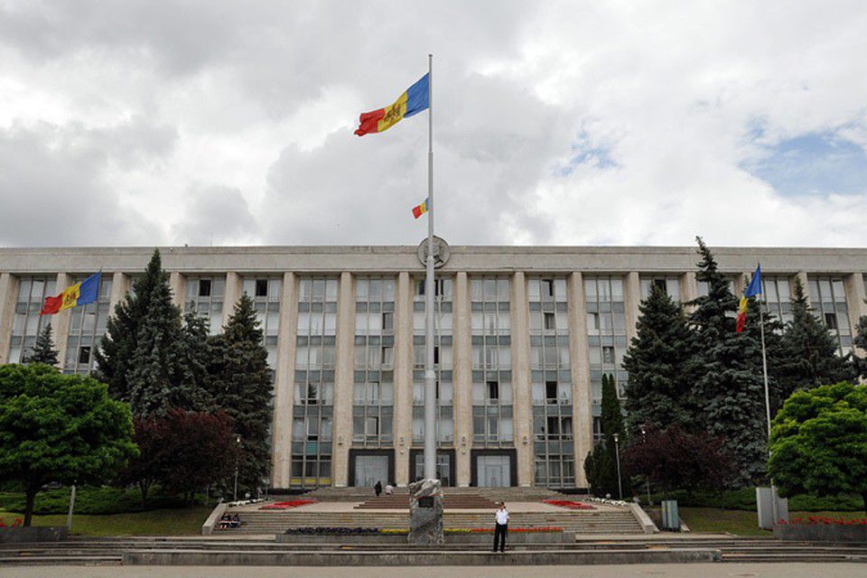 Госсекретарь Ион Кику опроверг ложную информацию о крупных займах правительства.