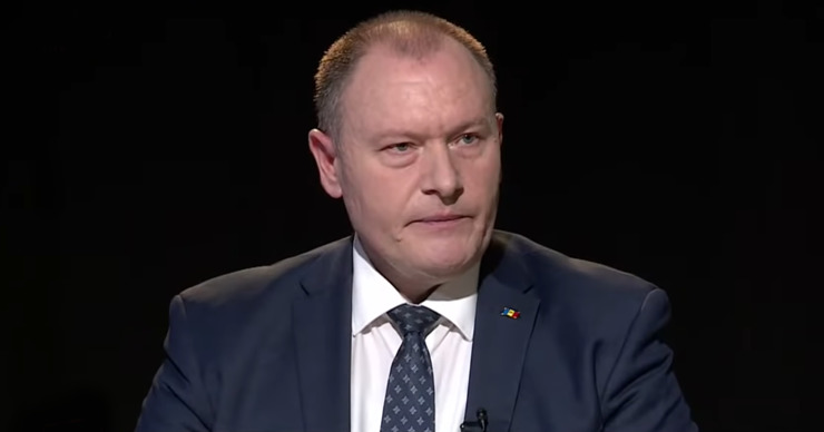 Врио премьер-министра Аурелиу Чокой. 