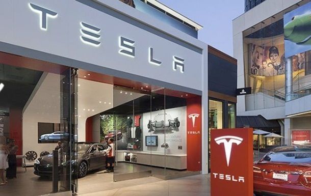 1 апреля глава компании Илон Маск в шутку заявил о полном банкротстве Tesla. 