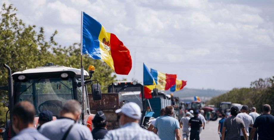 «Forța Fermierilor»: Полиция запугивает фермеров перед протестами.