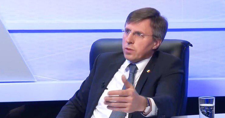 Председатель Либеральной партии Дорин Киртоакэ. 