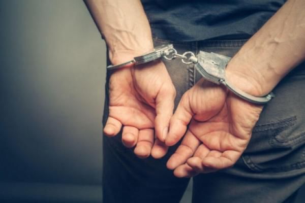 Un adolescent de 17 ani, suspectat că și-a omorât fratele mai mare. 