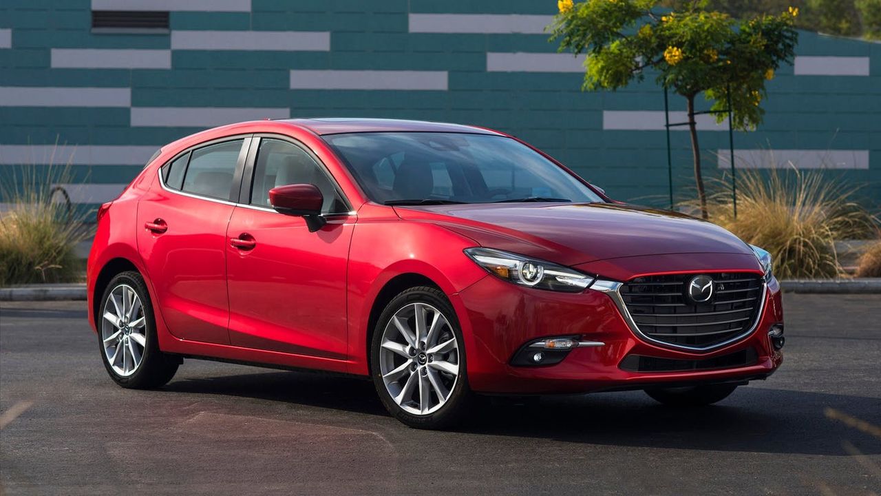 Японская компания отзовет автомобили Mazda3 из-за отваливающихся колес